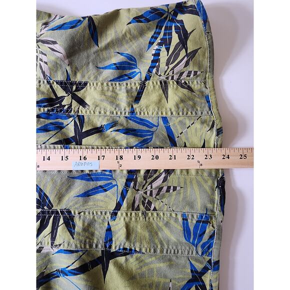 CHICO'S Olive Green Khaki Bamboo Leaf Tropical Denim Button Up Vest SZ 1 (US M) - Picture 8 of 8
